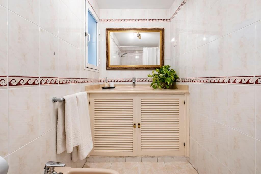 Centro Ferrandiz Parking Gratis Apartment Malaga Ngoại thất bức ảnh