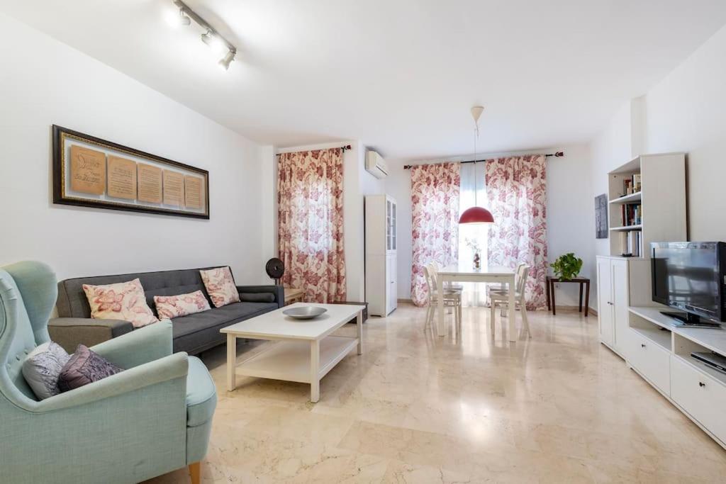 Centro Ferrandiz Parking Gratis Apartment Malaga Ngoại thất bức ảnh