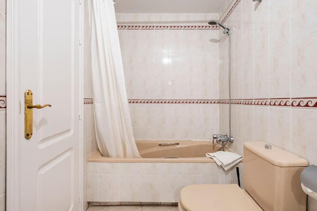 Centro Ferrandiz Parking Gratis Apartment Malaga Ngoại thất bức ảnh